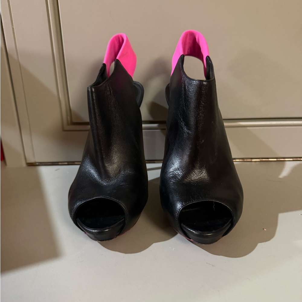 Alexander McQueen Black and Pink Heels - Picture 4 of 5
